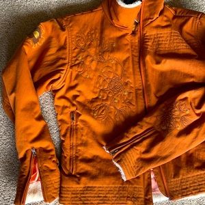 Mountain Hardware. Barely worn. Women XS. Short is in!